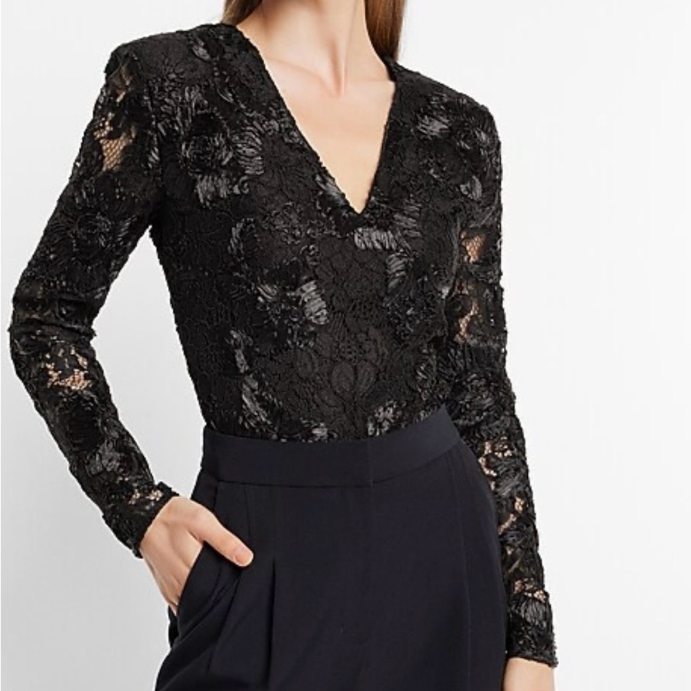 the Express Lace Embroidered V-Neck Long Sleeve Thong Bodysuit NWT Size Small